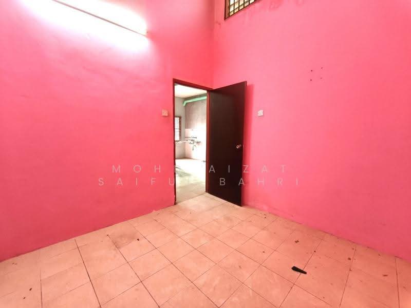 1-storey Terraced House for Sale in Taman Arowana Indah (Rasah) - Mohd Aizat Saiful Bahri - Interior - PropertyGuru.com.my