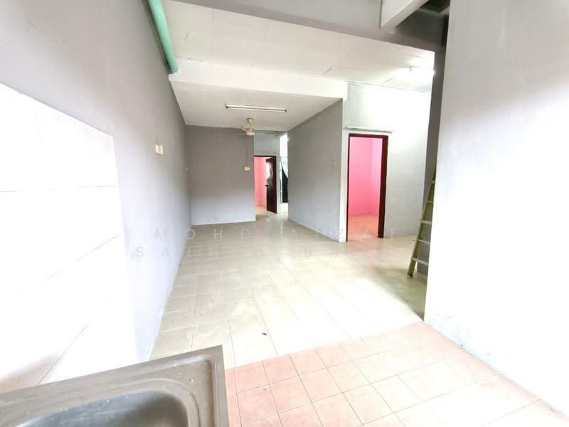 1-storey Terraced House for Sale in Taman Arowana Indah (Rasah) - Mohd Aizat Saiful Bahri - Interior - PropertyGuru.com.my