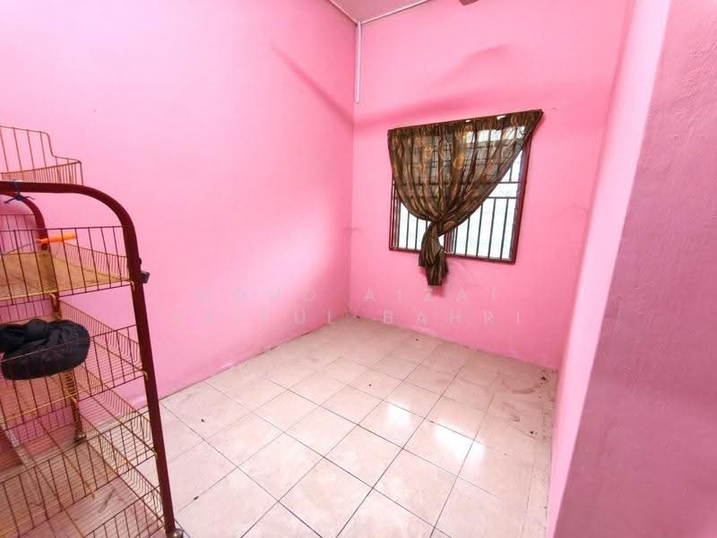1-storey Terraced House for Sale in Taman Arowana Indah (Rasah) - Mohd Aizat Saiful Bahri - Interior - PropertyGuru.com.my