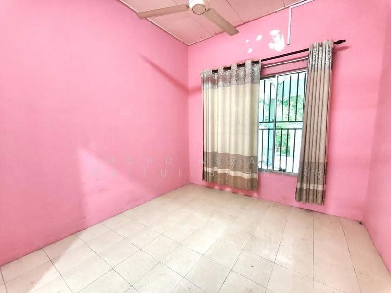 1-storey Terraced House for Sale in Taman Arowana Indah (Rasah) - Mohd Aizat Saiful Bahri - Interior - PropertyGuru.com.my