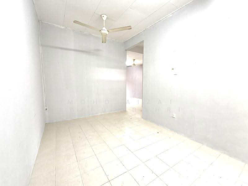 1-storey Terraced House for Sale in Taman Arowana Indah (Rasah) - Mohd Aizat Saiful Bahri - Interior - PropertyGuru.com.my