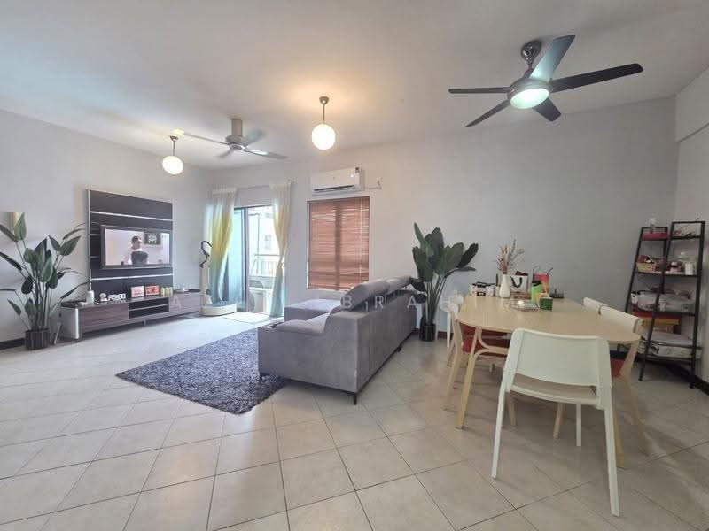 Kondominium untuk Dijual di Casa Damansara 2 - Azli Ibrahim - Living Room - PropertyGuru.com.my