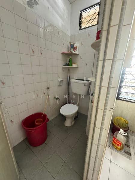 Rumah Teres 2-Tingkat untuk Dijual di Jelutong (Penang) - Stephanie Lim - Bathroom - PropertyGuru.com.my