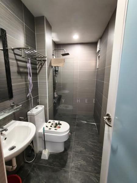 Rumah Teres 3-Tingkat untuk Dijual di Taman Suria (Johor Bahru) - Reny Hee - Bathroom - PropertyGuru.com.my