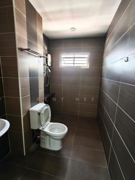Rumah Teres 3-Tingkat untuk Dijual di Taman Suria (Johor Bahru) - Reny Hee - PropertyGuru.com.my