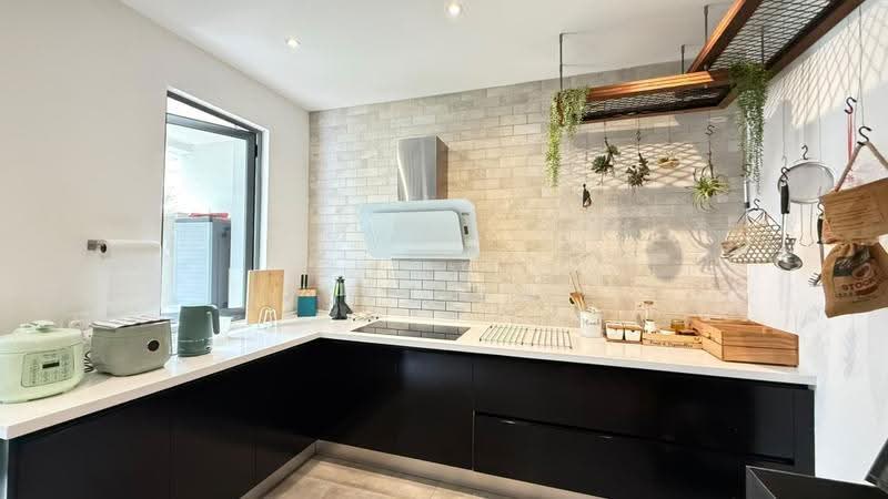 Rumah Teres 3-Tingkat untuk Dijual di Tamansari (Rawang) - Evelyn Khoo - Kitchen - PropertyGuru.com.my