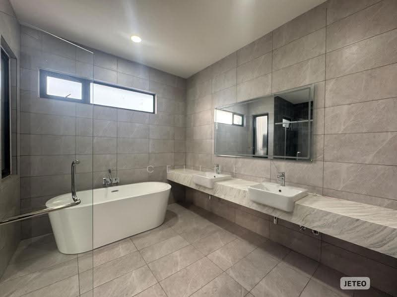 Rumah Berkembar untuk Disewa di Telok Panglima Garang (Selangor) - Celine Khoo - Bathroom - PropertyGuru.com.my