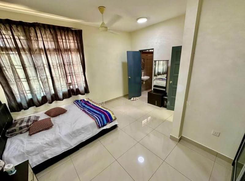 Cluster House for Sale in Bandar Penawar (Kota Tinggi) - Arzaim Barimin - Bedroom - PropertyGuru.com.my