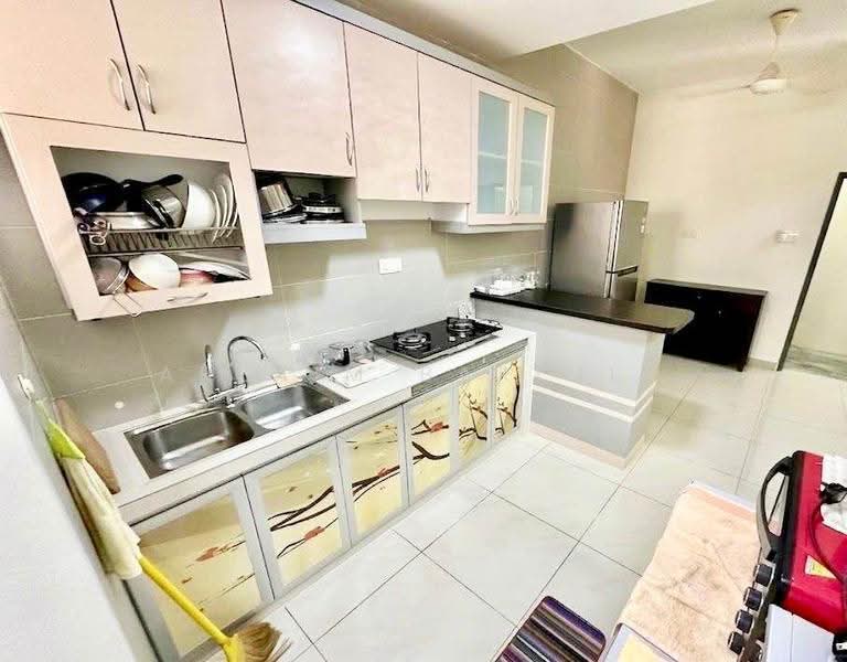 Cluster House for Sale in Bandar Penawar (Kota Tinggi) - Arzaim Barimin - Kitchen - PropertyGuru.com.my