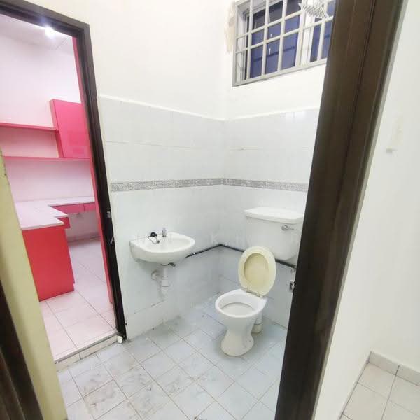 Semi-Detached House for Rent in Bandar Tasek Mutiara (Simpang Ampat) - Ann Khor - Bathroom - PropertyGuru.com.my