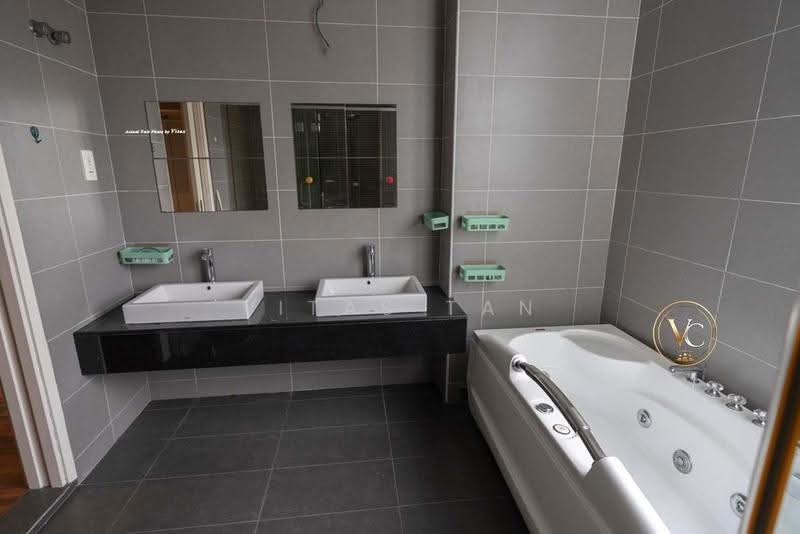 Rumah Berkembar untuk Dijual di Setia Eco Park (Setia Alam) - Vitas Tan - Bathroom - PropertyGuru.com.my