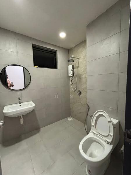 Kondominium untuk Disewa di The Holmes 2 - Gin Low - Bathroom - PropertyGuru.com.my