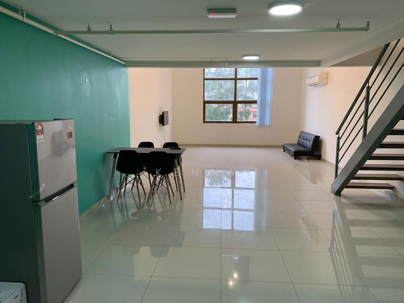 Kediaman Servis untuk Dijual di Pinnacle Kelana Jaya - Kenny Yu - Living Room - PropertyGuru.com.my