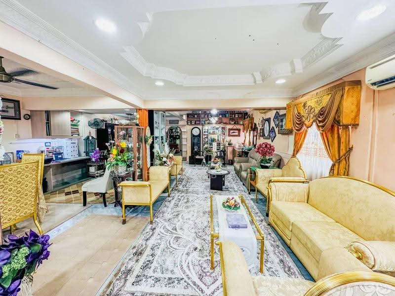 Rumah Teres 2-Tingkat untuk Dijual di Subang Jaya (Selangor) - Mohd Aizat Saiful Bahri - Living Room - PropertyGuru.com.my