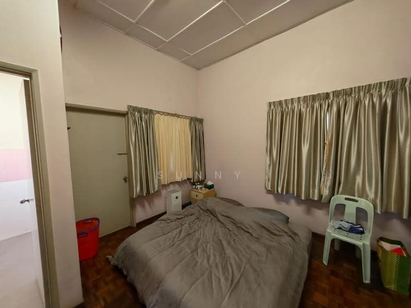 2-storey Terraced House for Sale in Taman Mayang (Petaling Jaya) - Sunny Chien - Bedroom - PropertyGuru.com.my