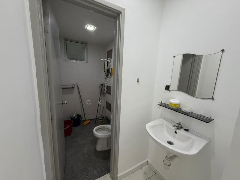 Condominium for Rent at The Golden Triangle Condominium - CK Goh - Bathroom - PropertyGuru.com.my