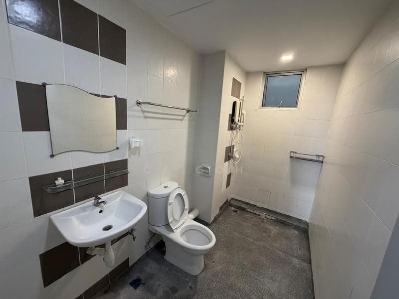 Condominium for Rent at The Golden Triangle Condominium - CK Goh - Bathroom - PropertyGuru.com.my