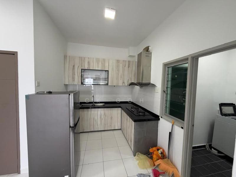 Condominium for Rent at The Golden Triangle Condominium - CK Goh - Kitchen - PropertyGuru.com.my