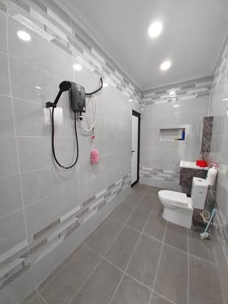 Rumah Teres 2-Tingkat untuk Dijual di Taman Kajang Perdana (Kajang) - Chris Choo - Bathroom - PropertyGuru.com.my