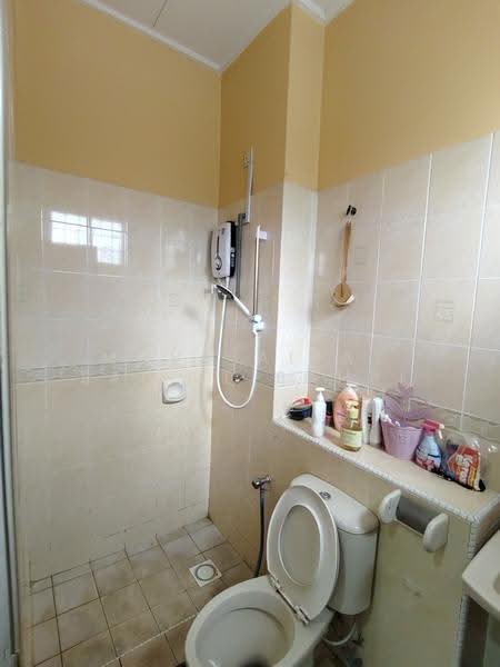 2-storey Terraced House for Sale in Putra Heights (Subang Jaya) - Mohd Aizat Saiful Bahri - Bathroom - PropertyGuru.com.my