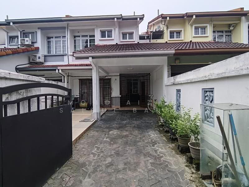 2-storey Terraced House for Sale in Putra Heights (Subang Jaya) - Mohd Aizat Saiful Bahri - Exterior - PropertyGuru.com.my