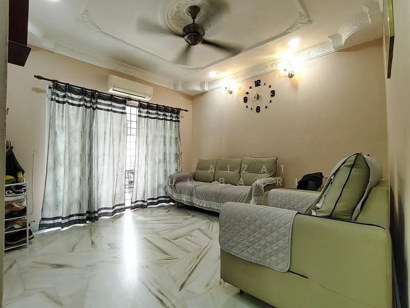 2-storey Terraced House for Sale in Putra Heights (Subang Jaya) - Mohd Aizat Saiful Bahri - Living Room - PropertyGuru.com.my