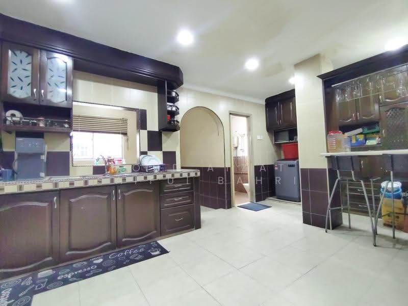 2-storey Terraced House for Sale in Putra Heights (Subang Jaya) - Mohd Aizat Saiful Bahri - Kitchen - PropertyGuru.com.my