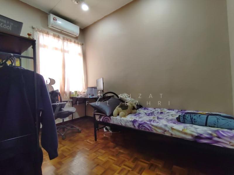 2-storey Terraced House for Sale in Putra Heights (Subang Jaya) - Mohd Aizat Saiful Bahri - Bedroom - PropertyGuru.com.my