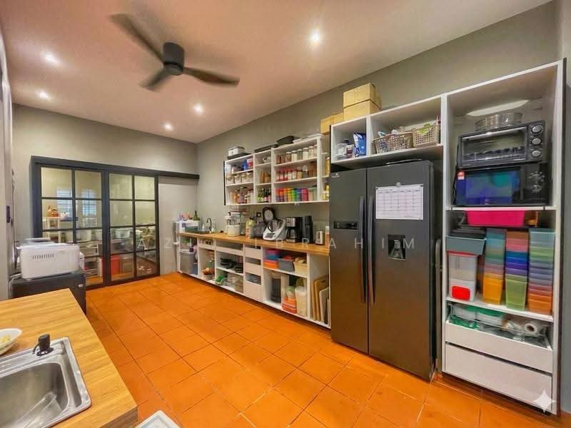 2-storey Terraced House for Sale in Bandar Nusaputra (Puchong) - Azli Ibrahim - Kitchen - PropertyGuru.com.my