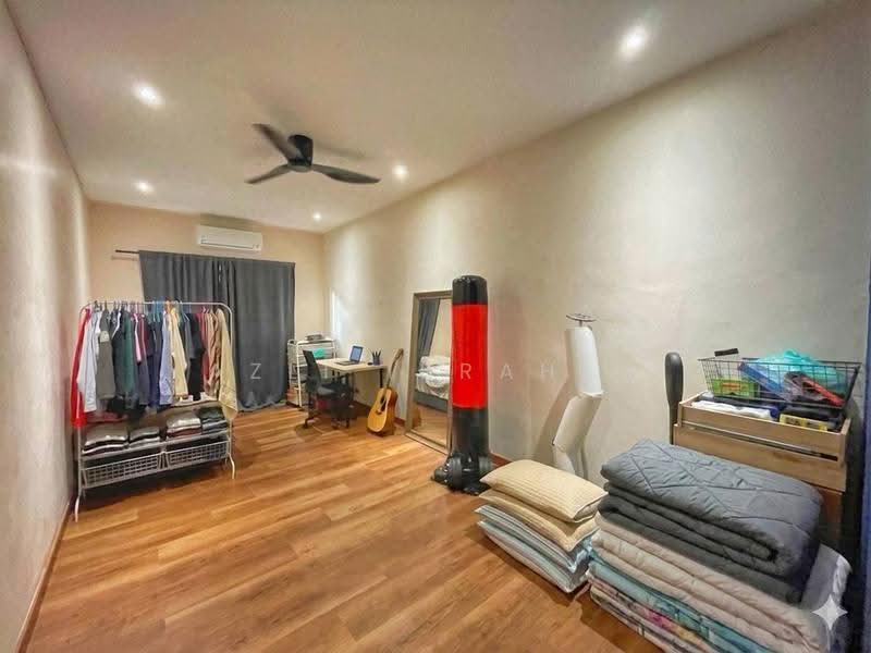 2-storey Terraced House for Sale in Bandar Nusaputra (Puchong) - Azli Ibrahim - Bedroom - PropertyGuru.com.my