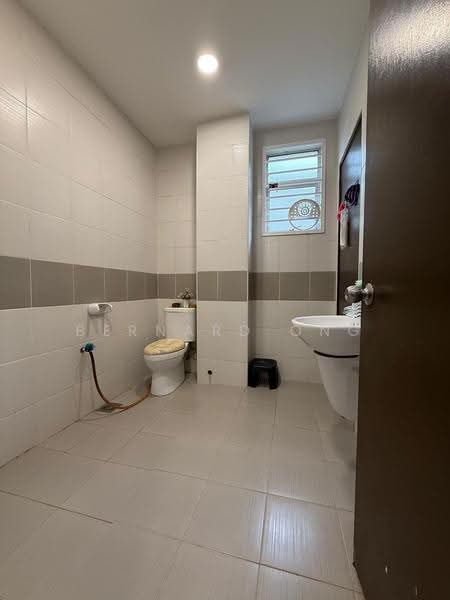 2-storey Terraced House for Sale in Kota Emerald (Rawang) - Bernard Ong - Bathroom - PropertyGuru.com.my