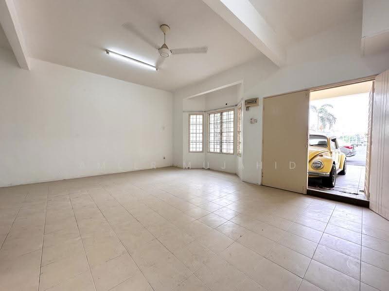 2-storey Terraced House for Rent in Klang (Selangor) - Ameer Mujahid - Living Room - PropertyGuru.com.my