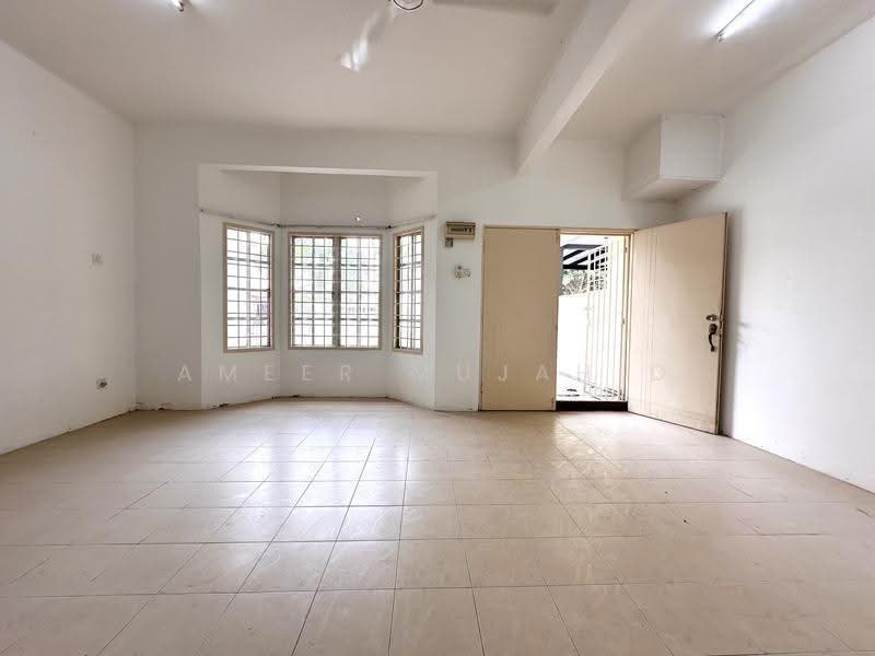 2-storey Terraced House for Rent in Klang (Selangor) - Ameer Mujahid - Living Room - PropertyGuru.com.my