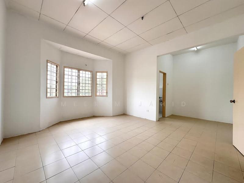 2-storey Terraced House for Rent in Klang (Selangor) - Ameer Mujahid - Living Room - PropertyGuru.com.my