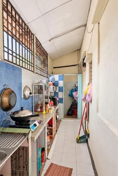 Rumah Teres 1-Tingkat untuk Dijual di Kelapa Sawit (Kulai) - Serene Teh - Kitchen - PropertyGuru.com.my