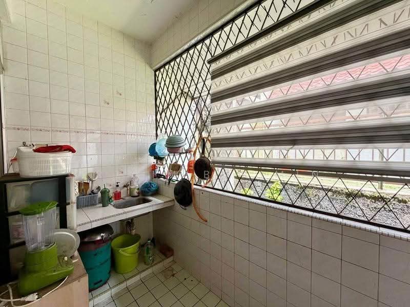 Semi-Detached House for Sale in Perling (Johor) - Arzaim Barimin - Kitchen - PropertyGuru.com.my
