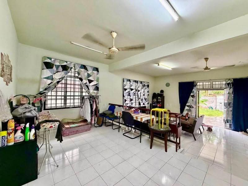 Semi-Detached House for Sale in Perling (Johor) - Arzaim Barimin - Living Room - PropertyGuru.com.my