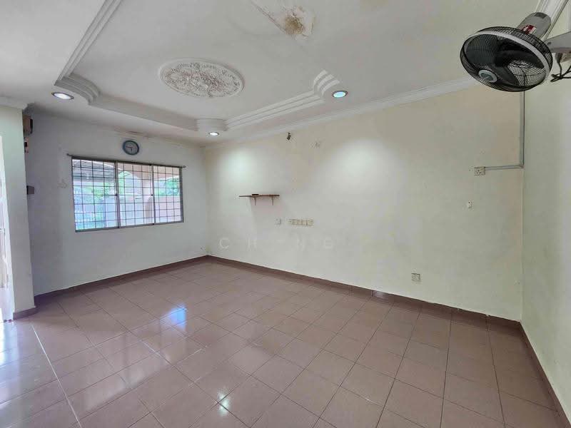 1-storey Terraced House for Sale in Bandar Sri Damansara (Selangor) - CH Ng - Living Room - PropertyGuru.com.my