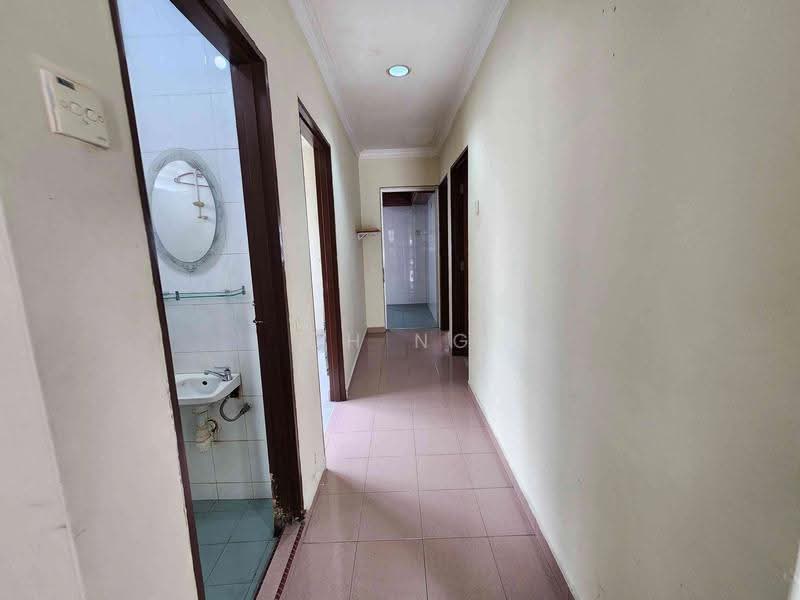 1-storey Terraced House for Sale in Bandar Sri Damansara (Selangor) - CH Ng - Corridor - PropertyGuru.com.my