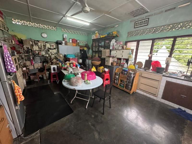 Bungalow House untuk Dijual di Kampung Kenanga (Rawang) - Evelyn Khoo - Kitchen & Dining - PropertyGuru.com.my