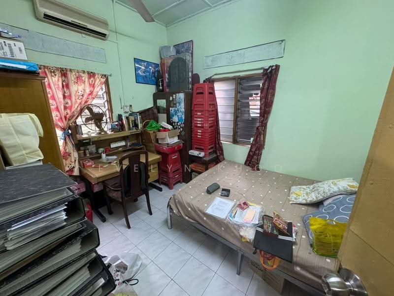 Bungalow House untuk Dijual di Kampung Kenanga (Rawang) - Evelyn Khoo - Bedroom - PropertyGuru.com.my