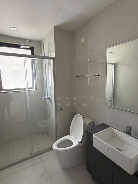 Condominium for Sale at Kings Bay @ Country Garden Danga Bay - Beverly Chong - Bathroom - PropertyGuru.com.my