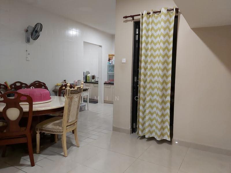 Rumah Berkembar untuk Dijual di Laman Residen Kipark Sri Utara (Batu Caves) - Jasemin Chia - Dining Room - PropertyGuru.com.my