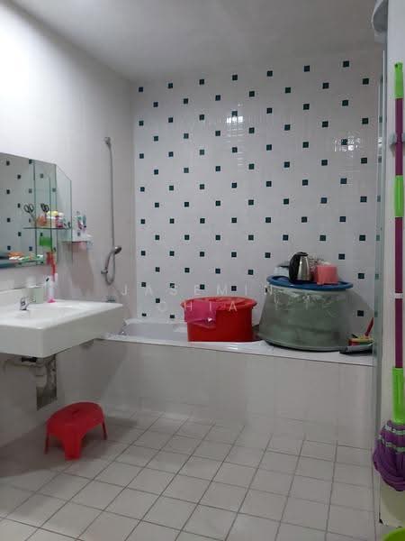 Rumah Berkembar untuk Dijual di Laman Residen Kipark Sri Utara (Batu Caves) - Jasemin Chia - Bathroom - PropertyGuru.com.my