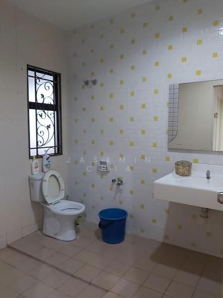 Rumah Berkembar untuk Dijual di Laman Residen Kipark Sri Utara (Batu Caves) - Jasemin Chia - Bathroom - PropertyGuru.com.my