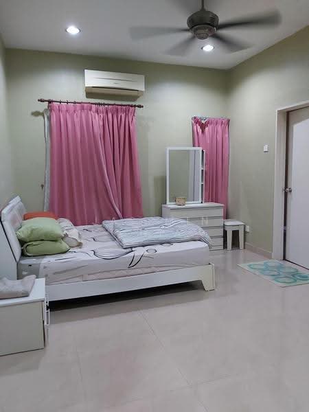 Rumah Berkembar untuk Dijual di Laman Residen Kipark Sri Utara (Batu Caves) - Jasemin Chia - Bedroom - PropertyGuru.com.my