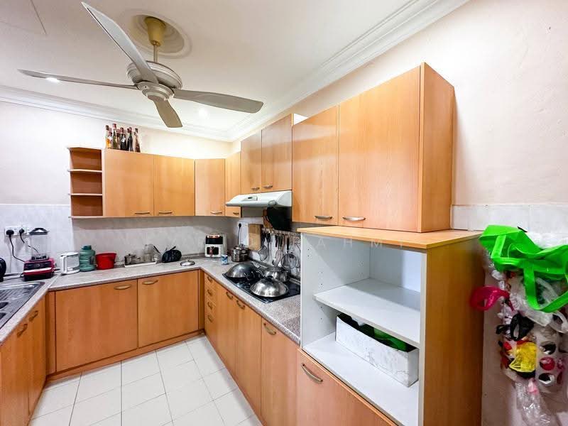 Condominium for Sale at Evergreen Park Acorn & Hazel - Farid Fahmi - Kitchen - PropertyGuru.com.my