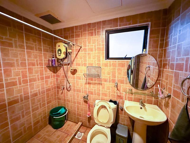 Condominium for Sale at Evergreen Park Acorn & Hazel - Farid Fahmi - Bathroom - PropertyGuru.com.my