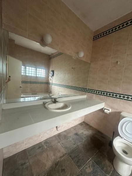 Semi-Detached House for Sale in Petaling Jaya (Selangor) - Sunny Chien - Bathroom - PropertyGuru.com.my
