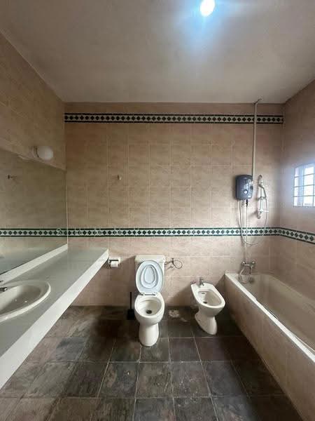 Semi-Detached House for Sale in Petaling Jaya (Selangor) - Sunny Chien - Bathroom - PropertyGuru.com.my